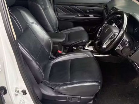 Mitsubishi Outlander 2.0h 12kWh GX4hs SUV 5dr Petrol Plug-in Hybrid CVT 4WD Euro 6 (s/s) (200 ps 23