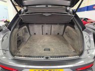 Bentley Bentayga 4.0 V8 S SUV 5dr Petrol Auto 4WD Euro 6 (s/s) (550 ps) 42