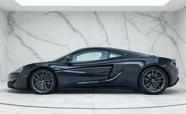McLaren 570 GT MSO Black Collection 4