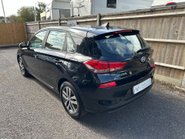 Hyundai i30 1.6 CRDI SE NAV 5 Dr 6