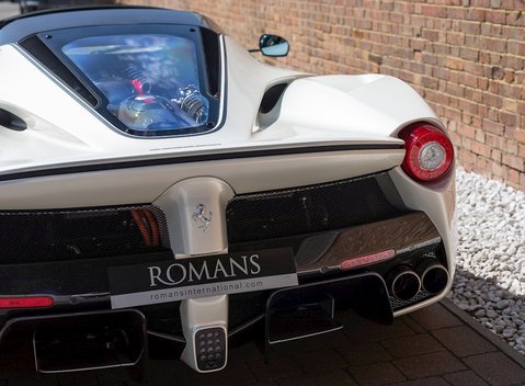 Ferrari LaFerrari Aperta 24