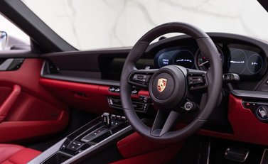 Porsche 911 Carrera 4S Cabriolet (992) 10