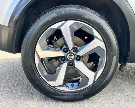 Nissan Qashqai 1.3 Qashqai N-Connecta DiG-T MHEV 5dr 14