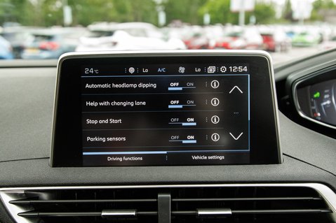 Peugeot 3008 PURETECH S/S ALLURE 28