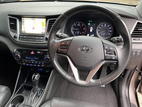 Hyundai TUCSON 2.0 CRDi Premium Auto 4WD Euro 6 5dr 73