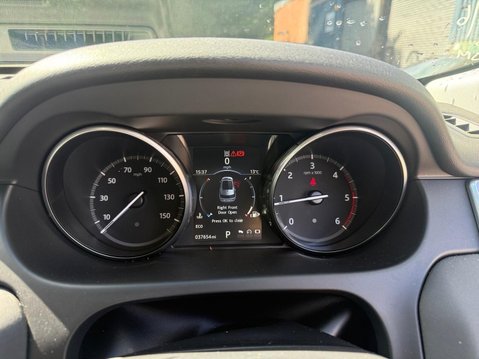 Land Rover Discovery Sport 2.0 TD4 HSE Black Auto 4WD Euro 6 (s/s) 5dr 16