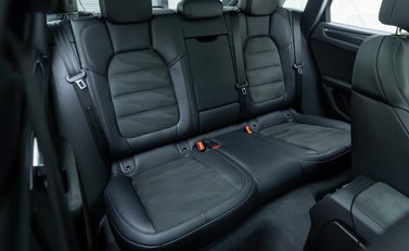 Porsche Macan GTS 17