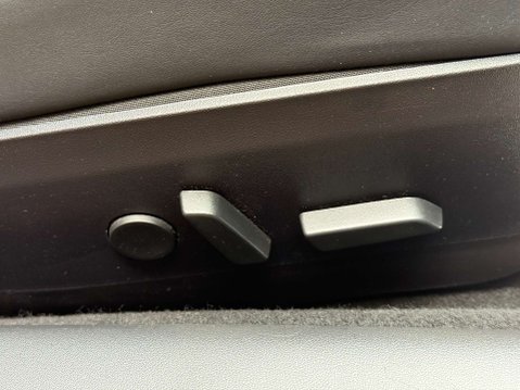 Tesla Model 3 Model 3 Performance AWD 4WD 4dr 37