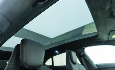 Porsche Taycan Turbo S Sport Turismo 13