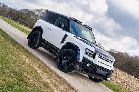 Land Rover Defender 90 Obsidian WideTrak D250 S Hardtop 19