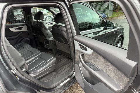 Audi Q7 TDI QUATTRO S LINE MHEV - ONE LADY OWNER  37