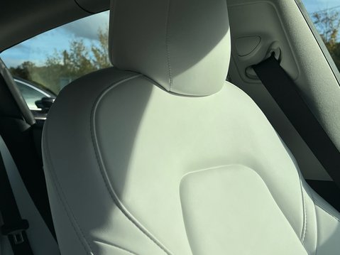 Tesla Model 3 LONG RANGE AWD 33