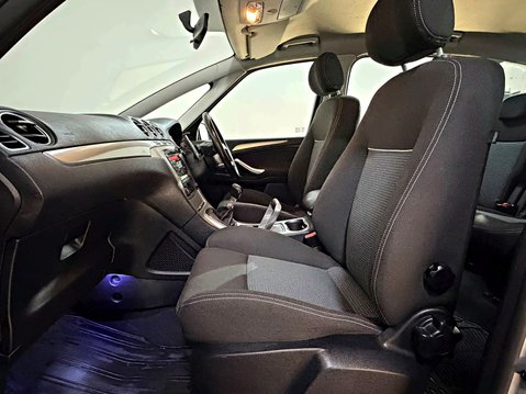 Ford S-Max ZETEC TDCI 2.0 7 SEATER 19