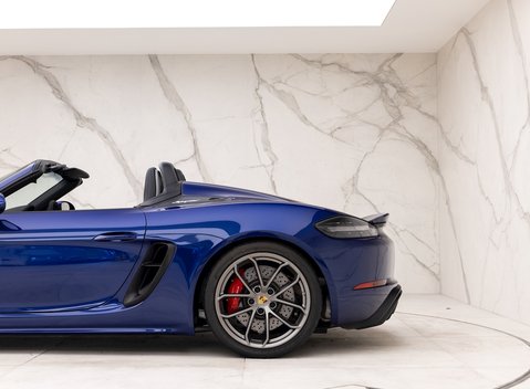 Porsche 718 Boxster Spyder 27