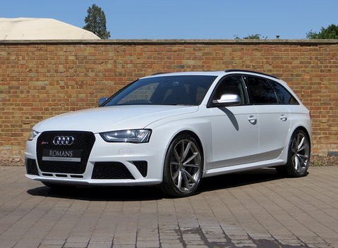 Audi RS4 Avant 4