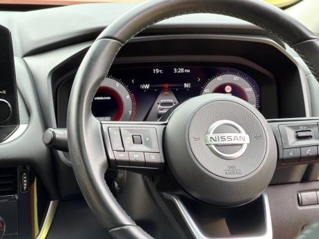 Nissan Qashqai DIG-T N-CONNECTA MHEV 10