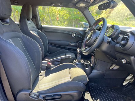 Mini Hatch 1.5 Cooper Sport 3dr 16