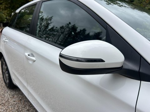 Hyundai i20 1.2 SE Launch Edition Euro 6 (s/s) 5dr 33