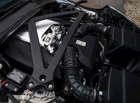 Aston Martin DB11 Volante 27