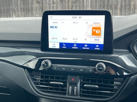 Ford Kuga ST-LINE X EDITION 12