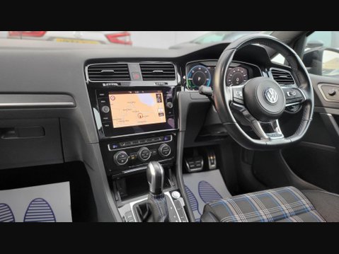 Volkswagen Golf GTE ADVANCE DSG 4
