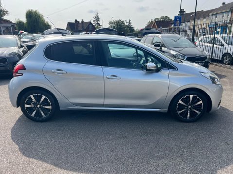 Peugeot 208 1.2 PureTech Allure Premium Euro 6 5dr 7