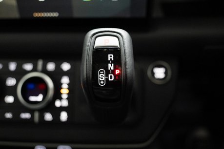 Land Rover Defender 2.0 P400e 15.4kWh X-Dynamic HSE SUV 5dr Petrol Plug-in Hybrid Auto 4WD Euro 19