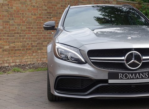 Mercedes-Benz C63 S Estate 27