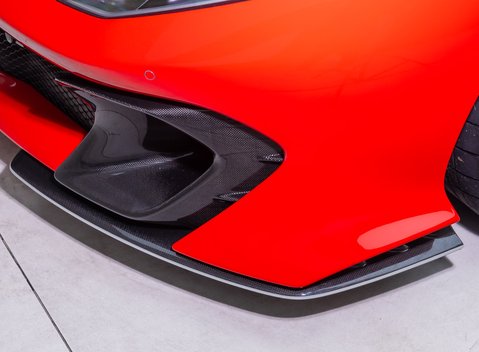 Ferrari 812 Competizione 37