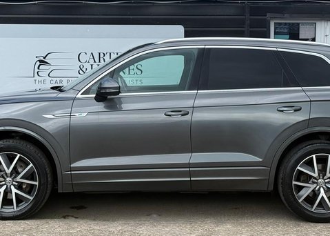 Volkswagen Touareg 3.0 TDI V6 R-Line SUV 5dr Diesel Tiptronic 4Motion Euro 6 (s/s) (286 ps) 5