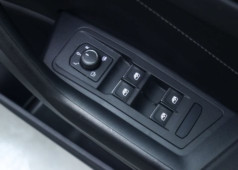 Volkswagen T-Roc 1.5 TSI R-Line Convertible 2dr Petrol Manual 2WD Euro 6 (s/s) (150 ps) 47