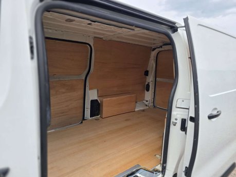 Peugeot Expert 2.0 BlueHDi 1400 Professional Long Panel Van 6dr Diesel Manual LWB Euro 6 ( 31