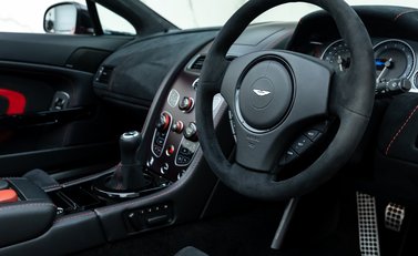 Aston Martin V12 Vantage S Roadster 13