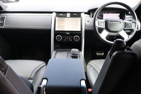 Land Rover Discovery 2023 R-DYNAMIC HSE MHEV commercial with a rear seat conversion 22