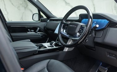 Land Rover Range Rover P550e AUTOBIOGRAPHY 13