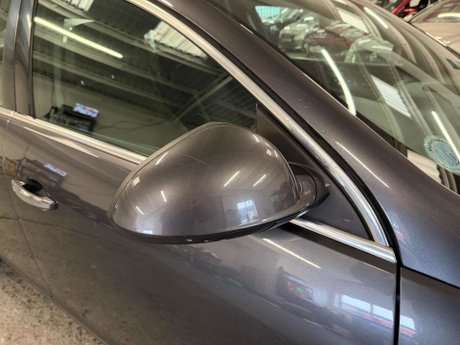 Vauxhall Insignia 2.0 CDTi SE Euro 5 5dr 30