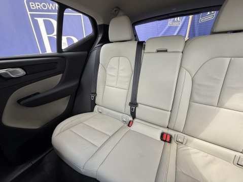 Volvo XC40 1.5 T3 Inscription SUV 5dr Petrol Auto Euro 6 (s/s) (163 ps) 26