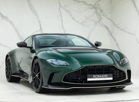 Aston Martin V12 Vantage 1