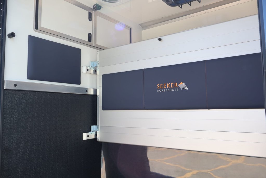 Renault Master 2026 BRAND NEW 3.5 TON STALLION SKR PRO BUILT BY SEEKER DELIVERY MILES  24
