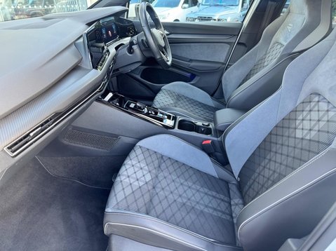 Volkswagen Golf R-LINE ETSI DSG 34