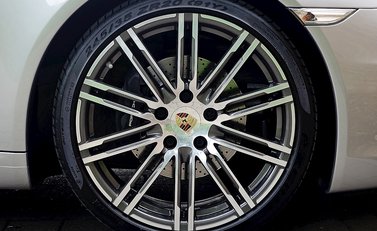 Porsche 911 (991) Carrera 15