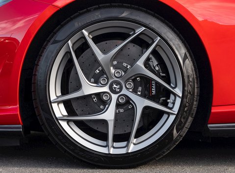 Ferrari 812 Superfast 10