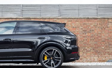 Porsche Cayenne Turbo S E-Hybrid 38