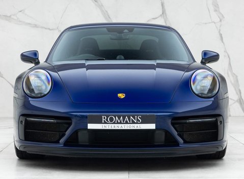 Porsche 911 Carrera GTS (992) 4