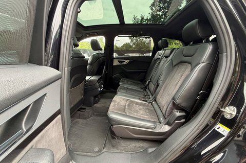 Audi Q7 TDI QUATTRO S LINE -PAN ROOF -CAMERA -ADAPT CRUISE -MATRIX LED -BOSE -FASH 30