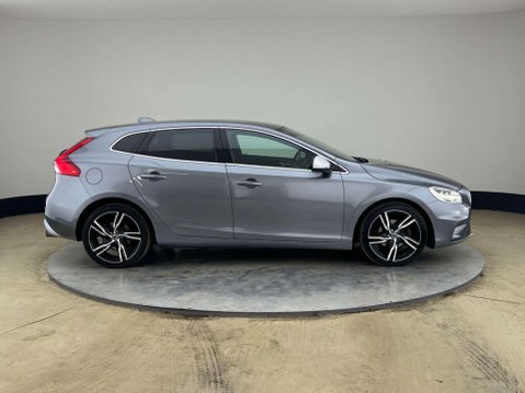 Volvo V40 2.0 T2 R-Design Pro Euro 6 (s/s) 5dr 10