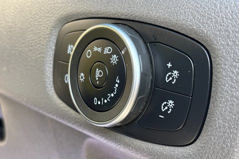 Ford Transit Custom 300 Active L1 170 ps Selectshift Panel Van - Tailgate & Twin Side Doors 34