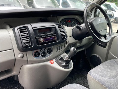 Renault Trafic 2.0 TD dCi LL29 Navigation L3 H1 4dr 32