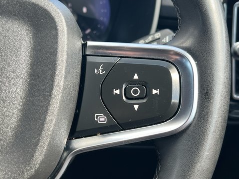 Volvo XC40 B4 PLUS AWD MHEV 31