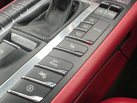 Porsche Macan 3.0 Macan S Semi-Automatic 4WD 5dr - NATIONAL DELIVERY* 27